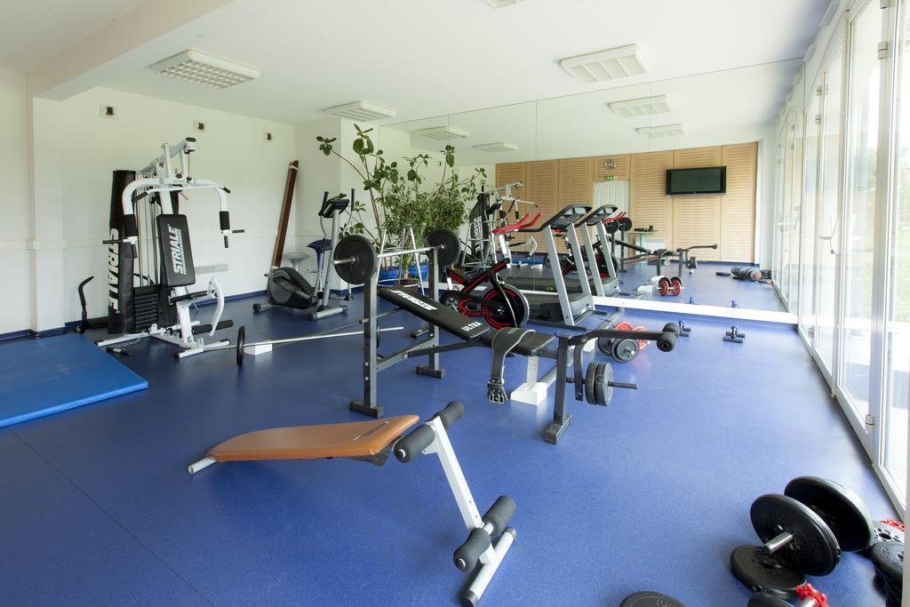 Alysson Hotel Oloron-Sainte-Marie Bagian luar foto