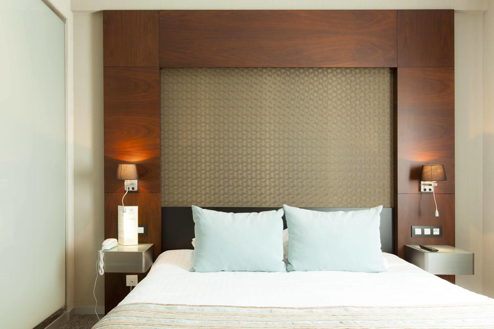 Alysson Hotel Oloron-Sainte-Marie Bagian luar foto