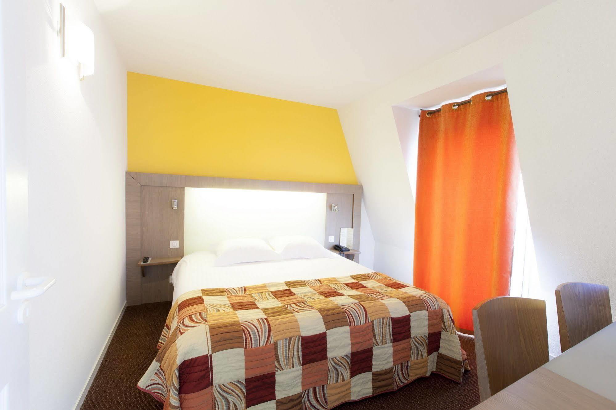 Alysson Hotel Oloron-Sainte-Marie Bagian luar foto