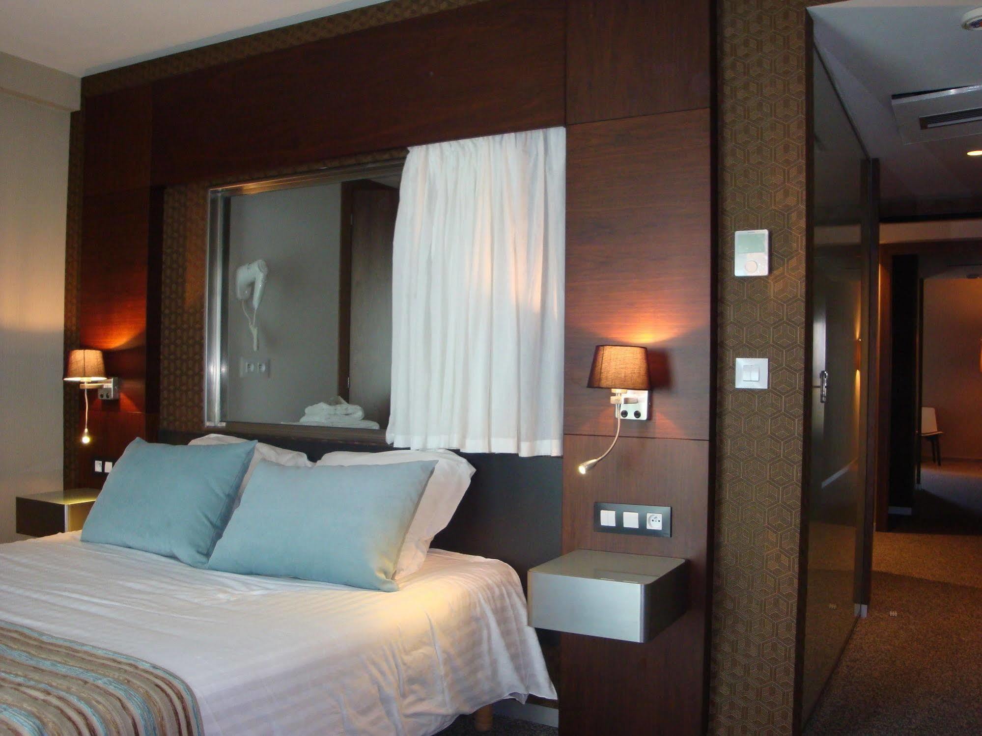 Alysson Hotel Oloron-Sainte-Marie Bagian luar foto